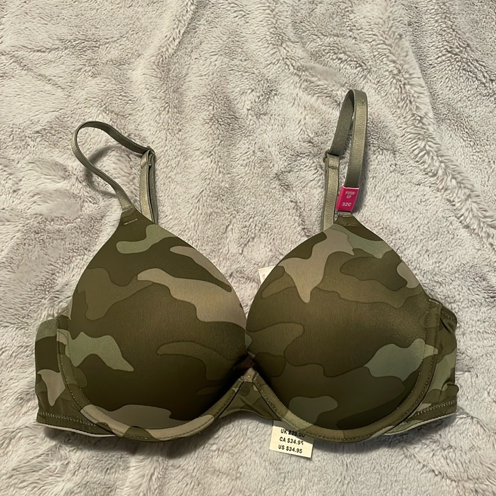 NWT Victoria’s Secret bra 32C